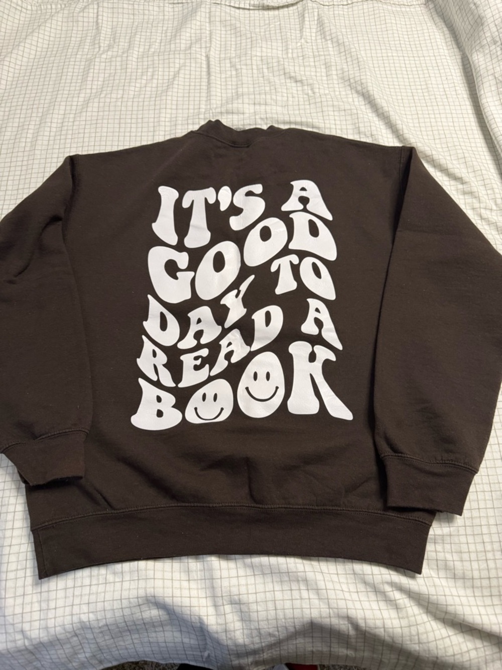 Brown Graphic Sweatshirt - "It's a Good Day to Read a Book"